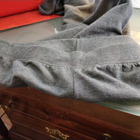 Hanes for Women gray fleece lined pants - Petite XL - Picture 4 of 7